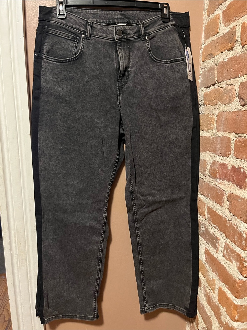 NWT Time & Tru High Rise Relaxed Straight Women’s Jeans Size 16